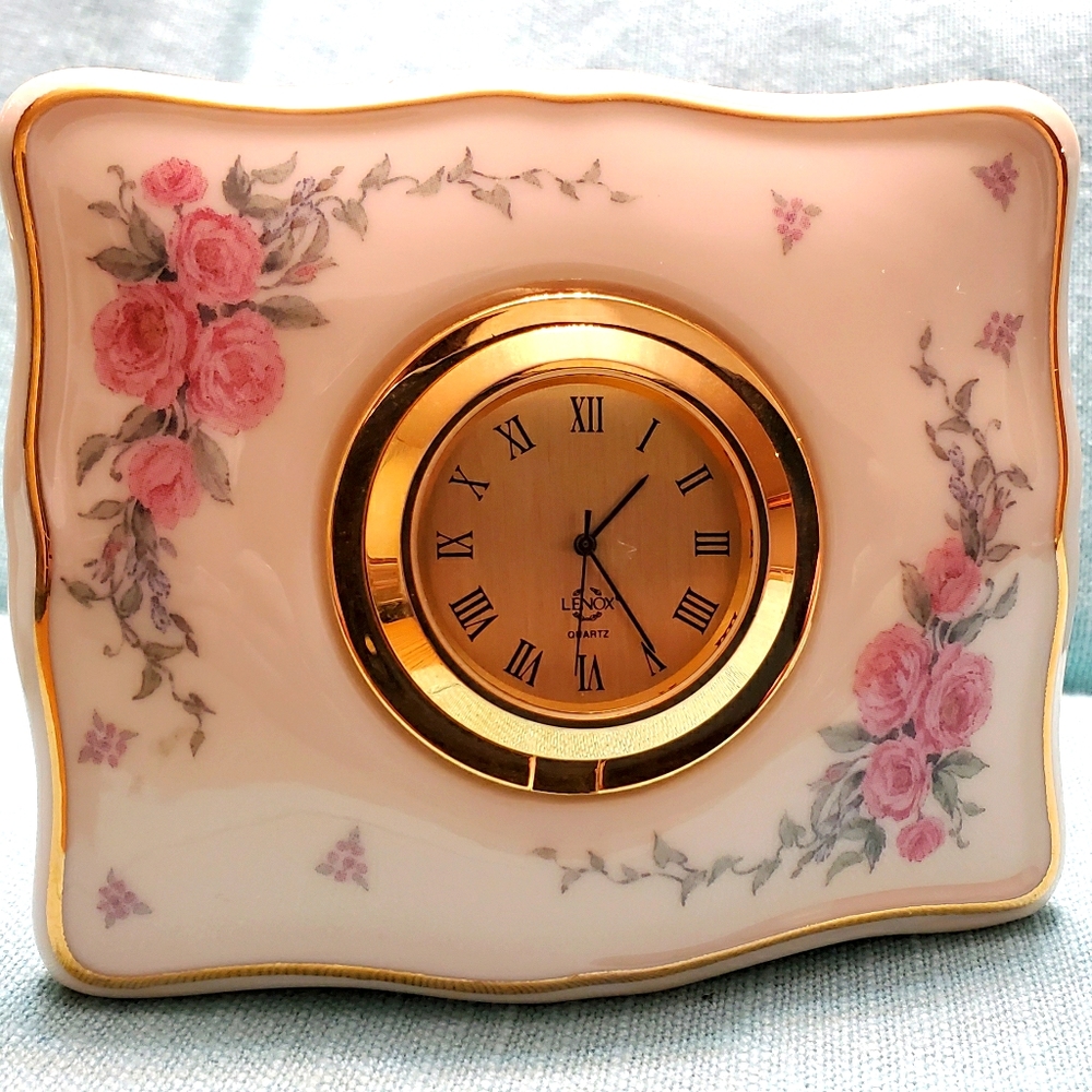 Lenox clock & tealight holder